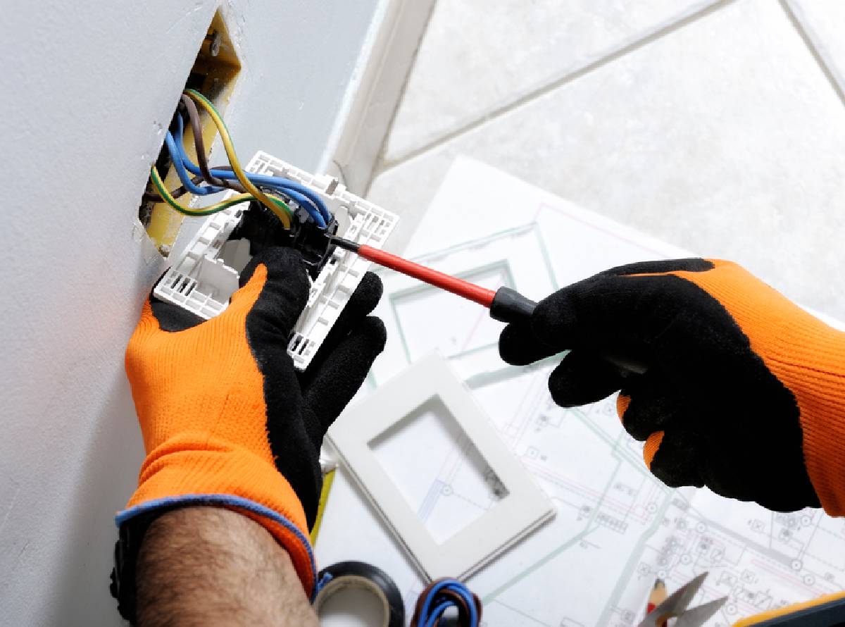 Electricians in London